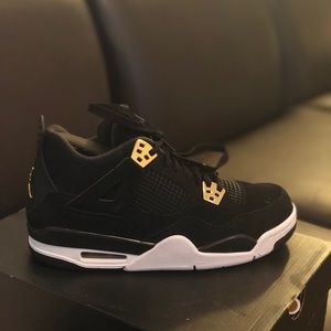 Jordan 4 Retro “Royalty”. DeadStock. Size 6.5Y